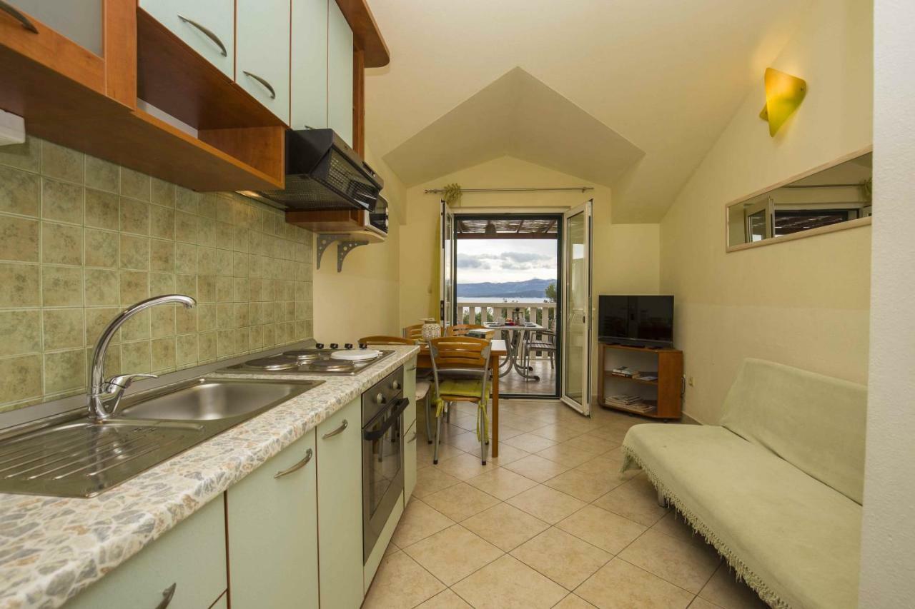 Apartmani Sani Бол Екстер'єр фото