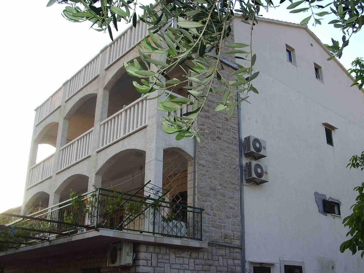 Apartmani Sani Бол Екстер'єр фото
