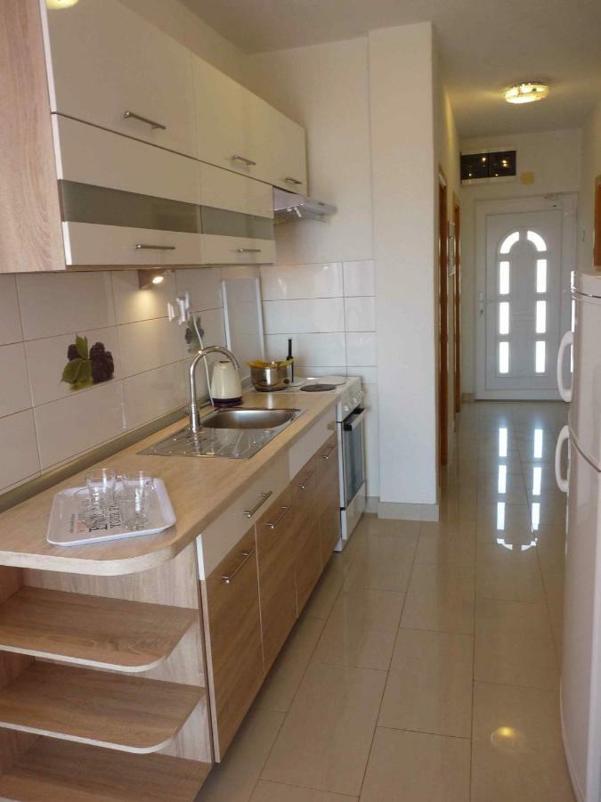 Apartmani Sani Бол Екстер'єр фото